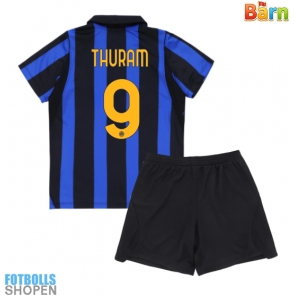 Billiga Inter Milan Marcus Thuram #9 Hemmatröja Barn 2026-27 Kortärmad (+ Korta byxor)